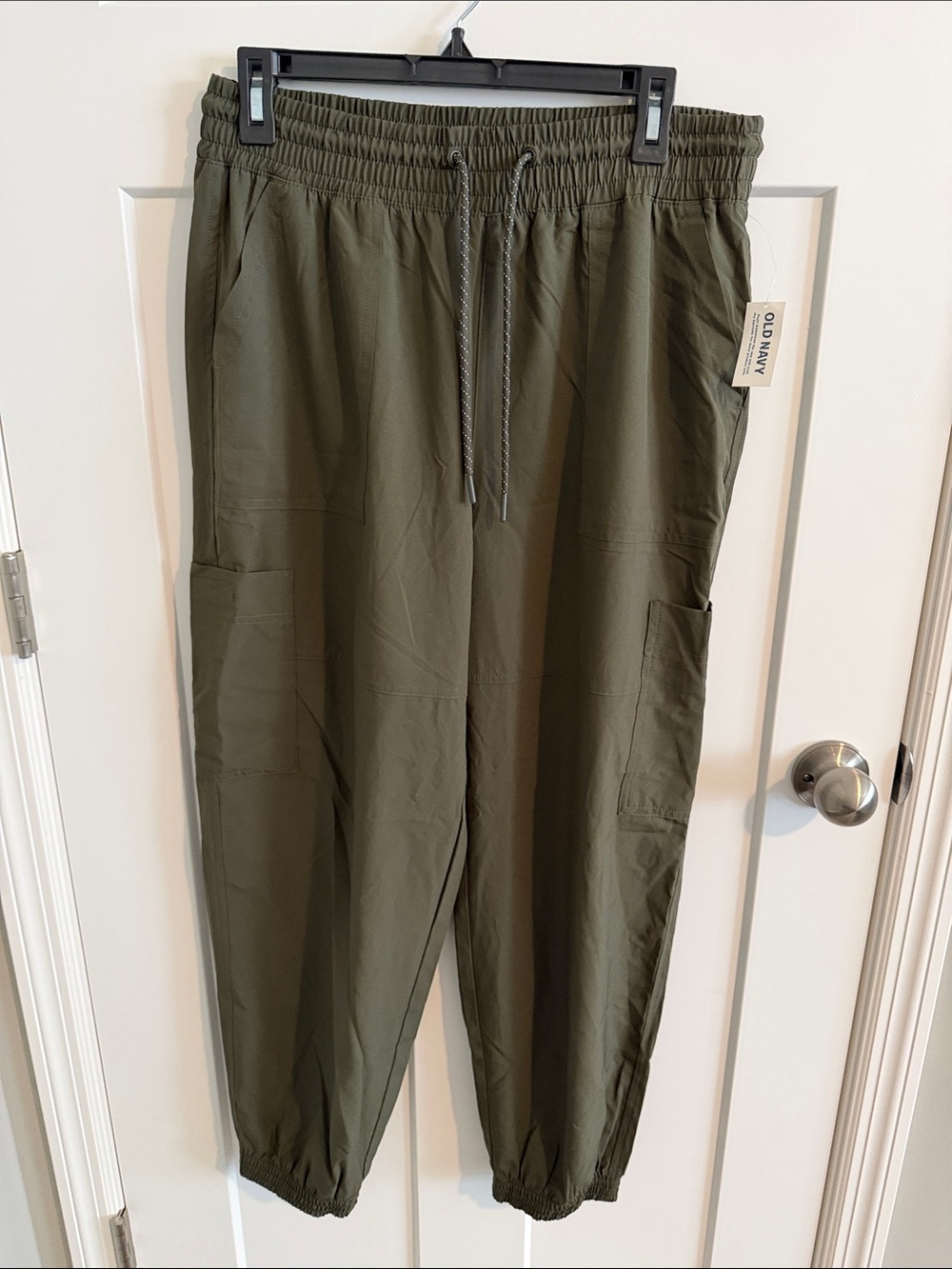 Old Navy Women's  Olive Cargo Stretchtech Joggers with Drawstring NWT- M
